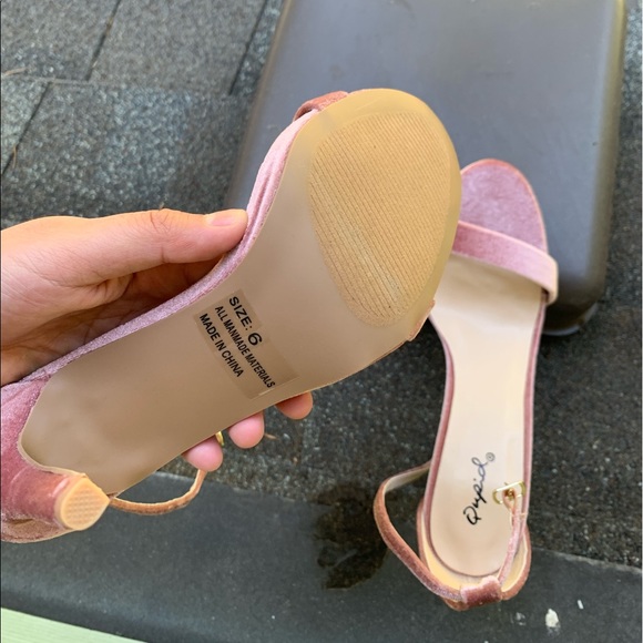 Heels - Picture 2 of 2